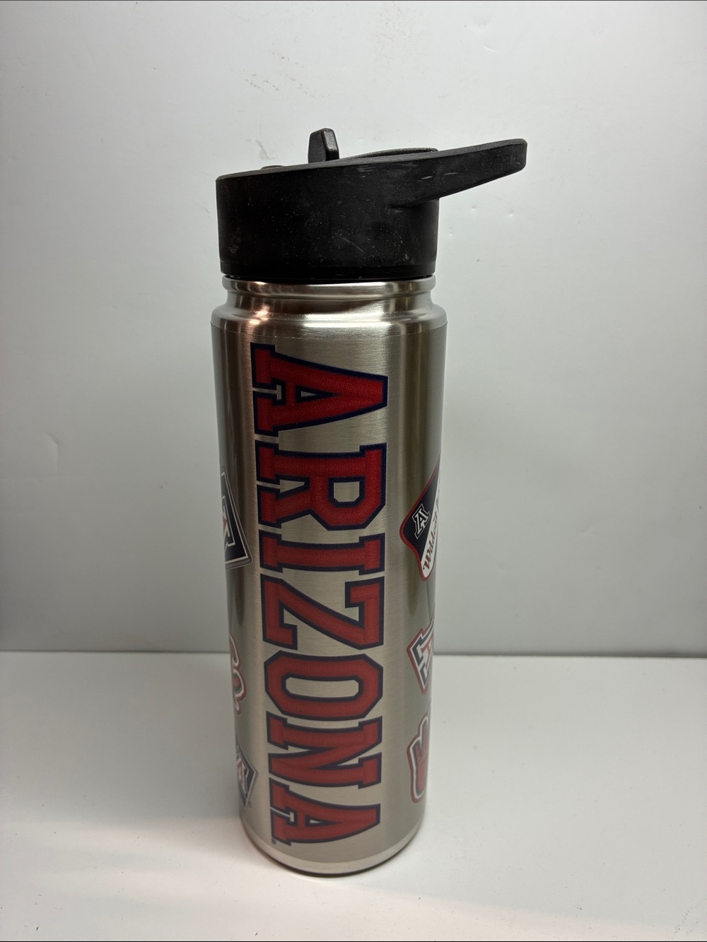 New NCAA Officially Licensed Arizona Wildcats 24 oz Water Bottle